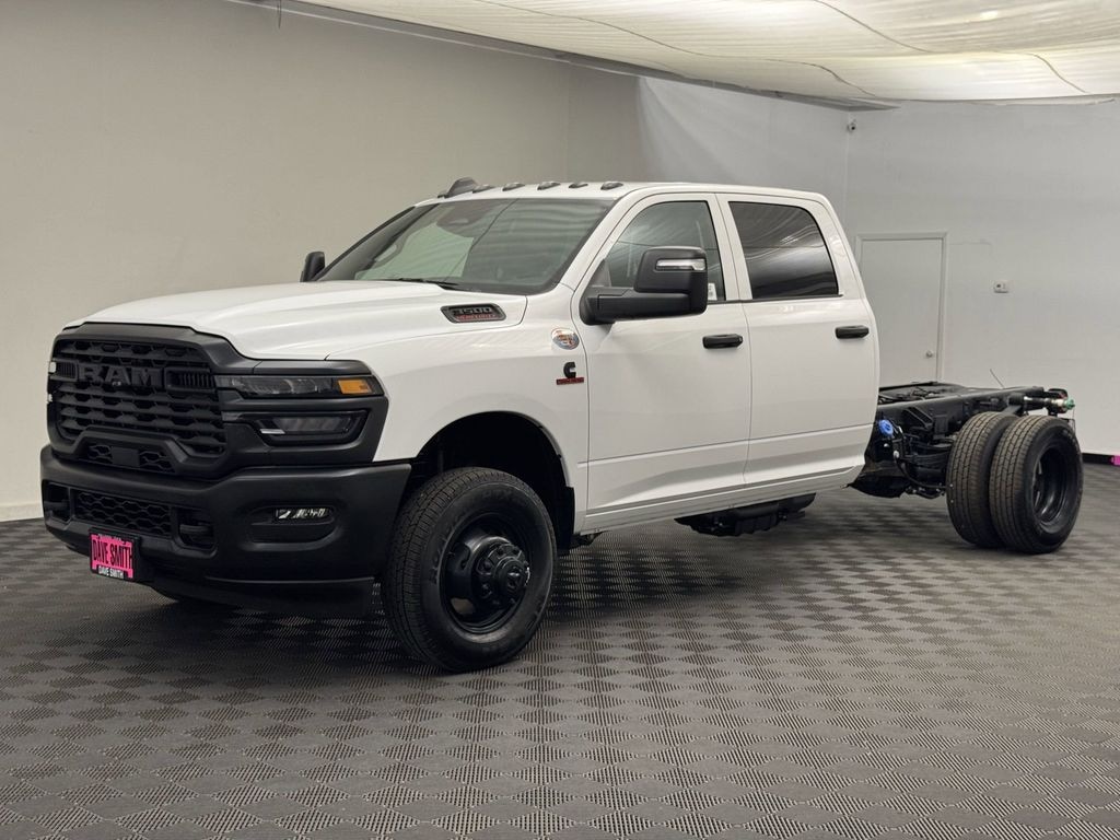 New 2025 Ram 3500 Chassis Cab 3500 TRADESMAN CREW CAB CHASSIS 4X4 60' CA Pickup
