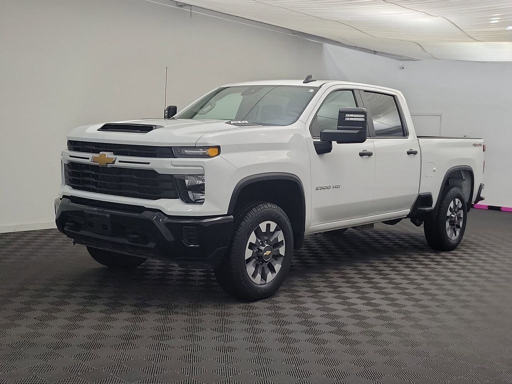 2024 Chevrolet Silverado 2500HD Custom's photo