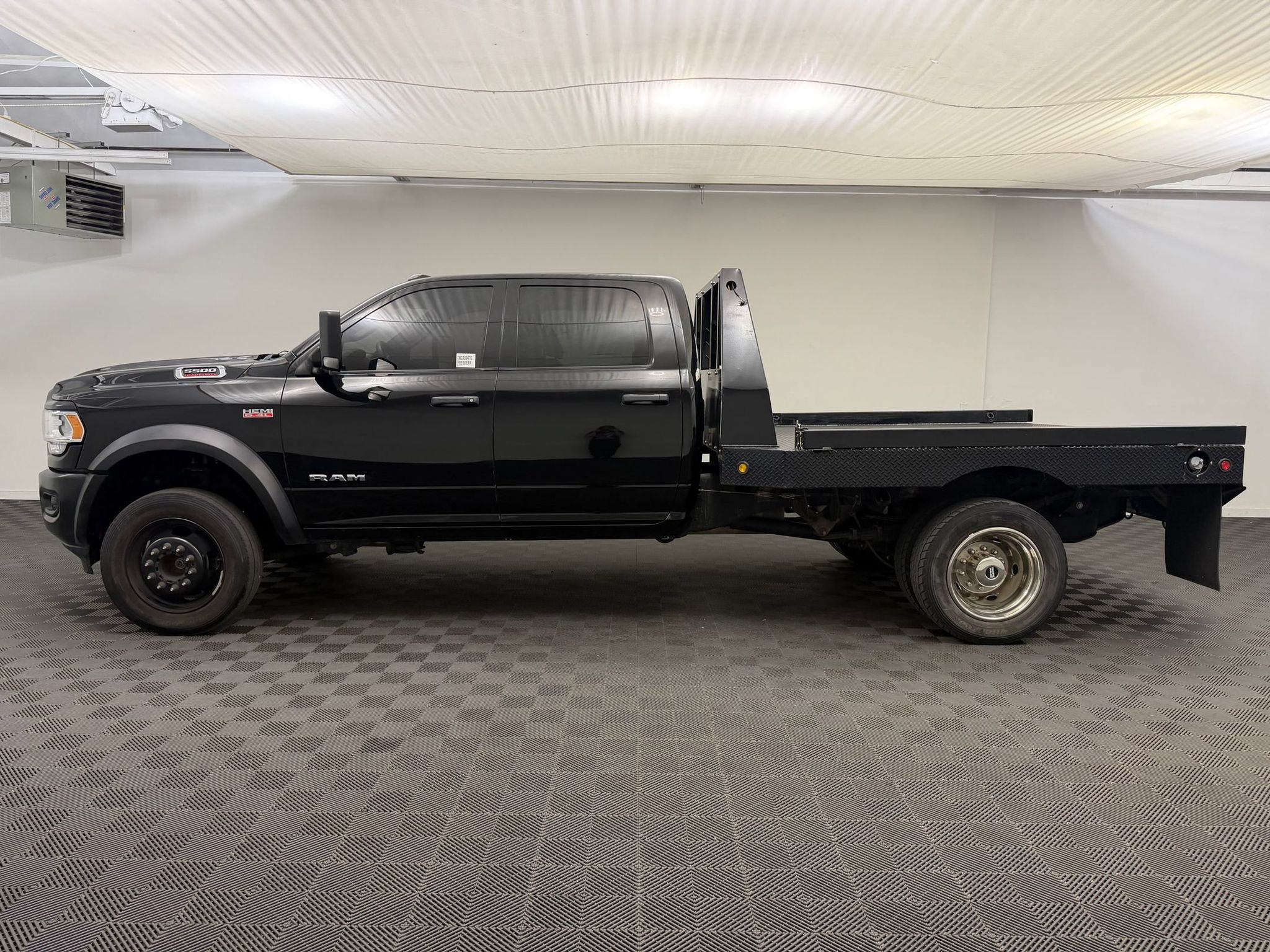 2022 Ram 5500 Chassis Tradesman/SLT/Laramie/Limited Truck Crew Cab