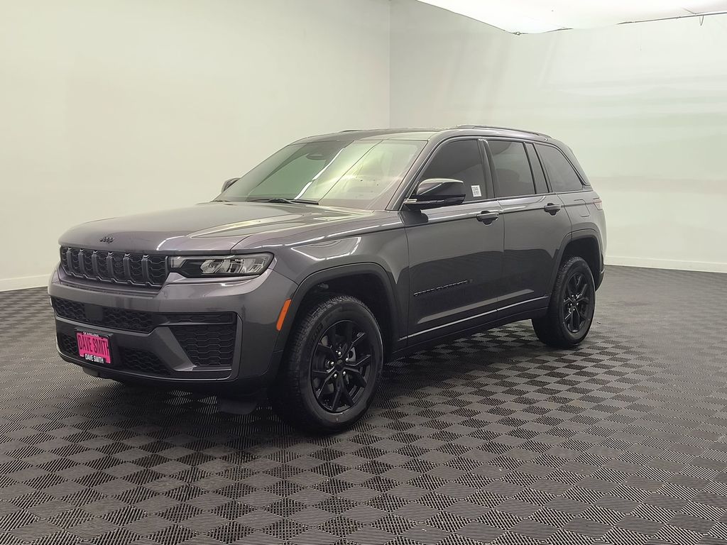 2026 Jeep Grand Cherokee Laredo Altitude 4x4's photo