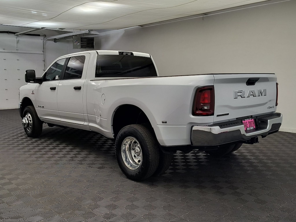 New 2027 Ram 3500 BIG HORN CREW CAB 4X4 Pickup