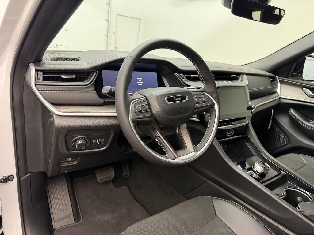 New 2026 Jeep Grand Cherokee L LAREDO ALTITUDE 4X4 Sport Utility