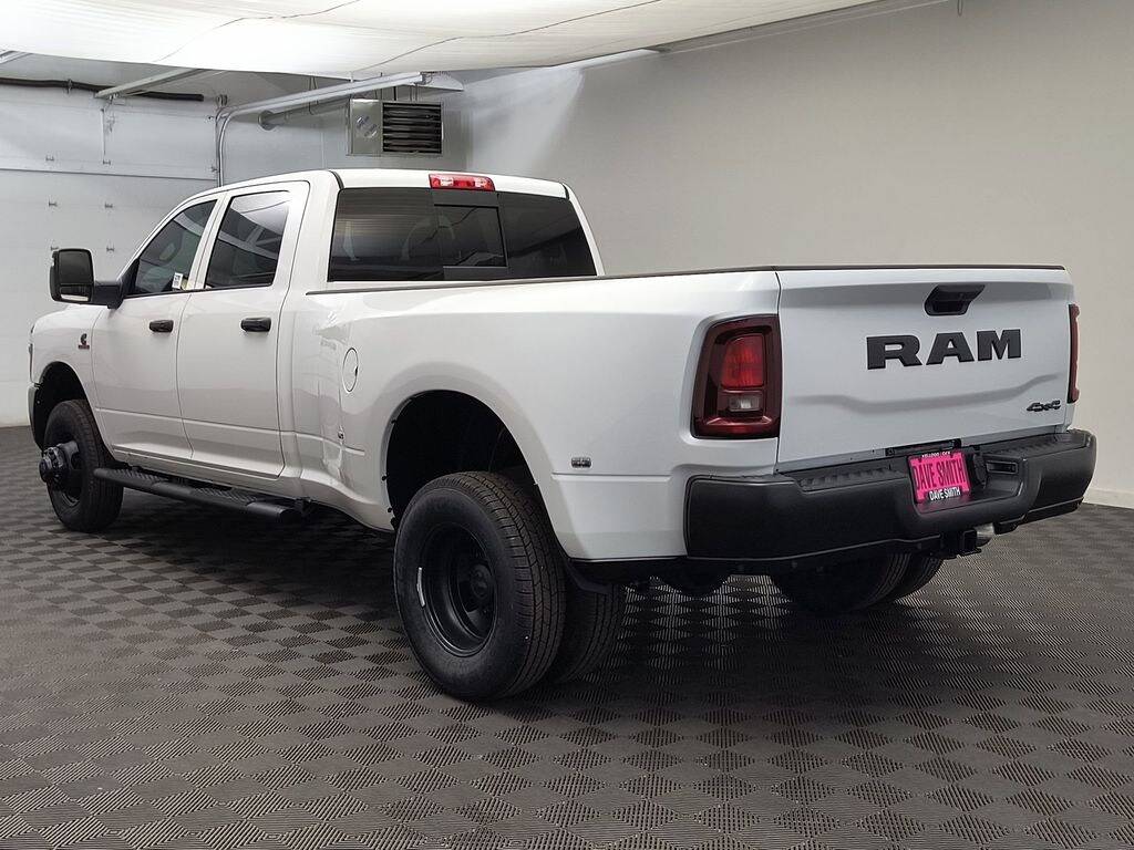 New 2026 Ram 3500 TRADESMAN CREW CAB 4X4 8' BOX Pickup