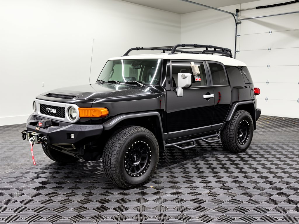 2014 Toyota FJ Cruiser AT 4WD V6 SUV 2014 Toyota FJ Cruiser AT 4WD V6 SUV