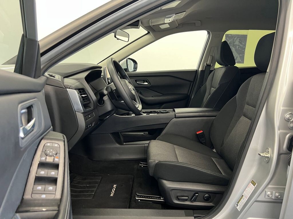 Used 2024 Nissan Rogue SV SUV