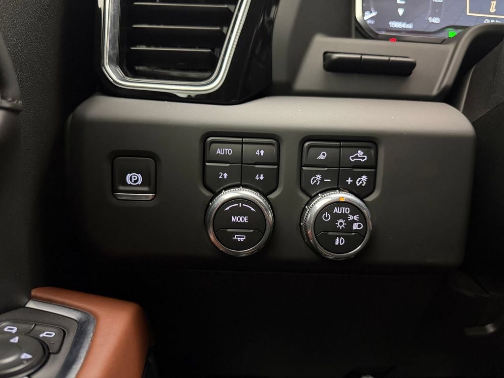 2025 GMC Sierra 2500HD Denali Ultimate - Photo 17
