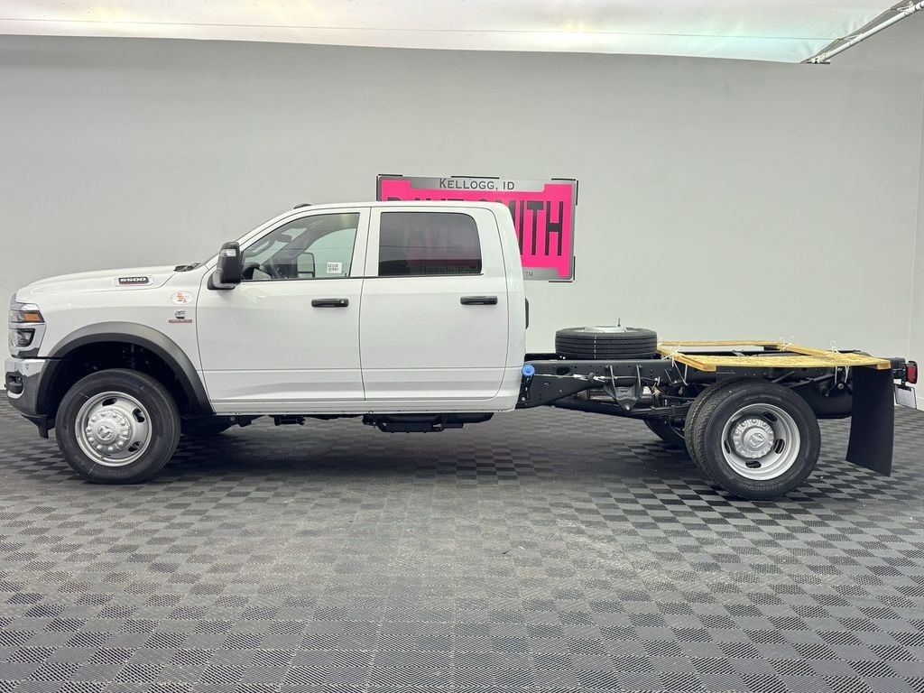New 2025 Ram 5500 Chassis Cab 5500 TRADESMAN CHASSIS CREW CAB 4X4 60' CA Pickup