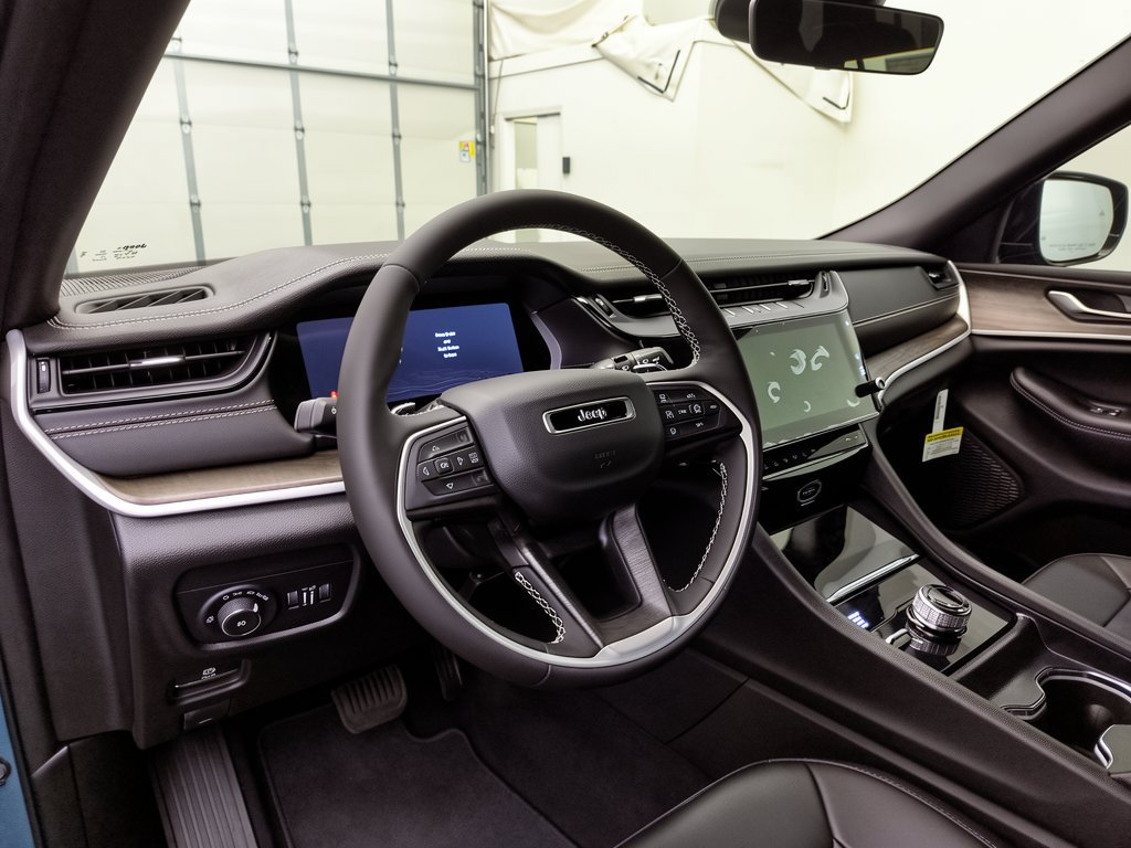 New 2026 Jeep Grand Cherokee L LIMITED 4X4 Sport Utility