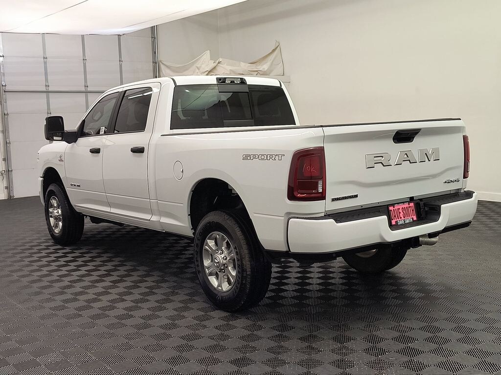 New 2025 Ram 2500 BIG HORN CREW CAB 4X4 6'4 BOX Pickup