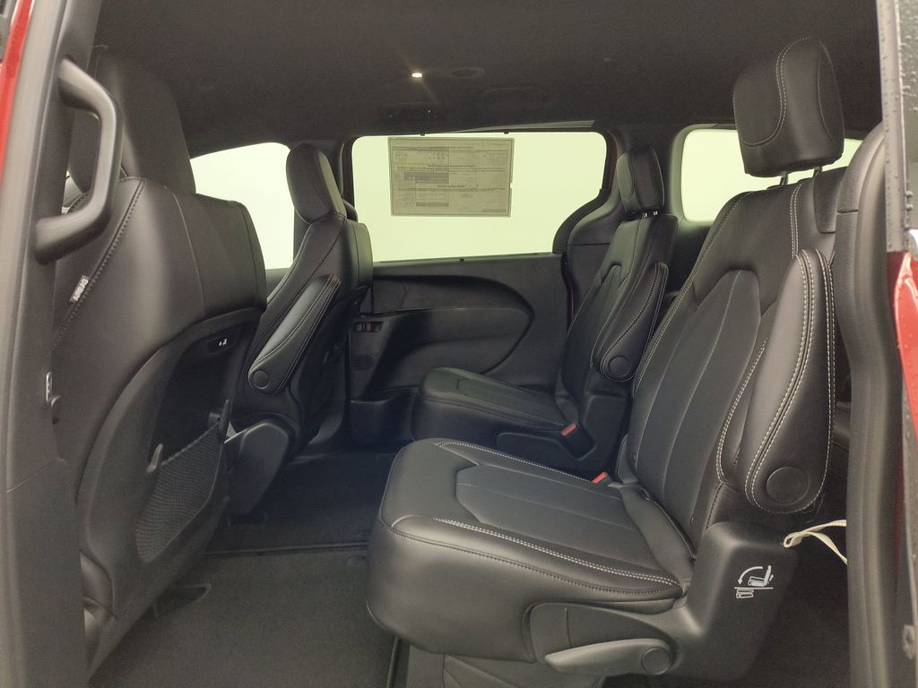 2026 Chrysler Pacifica Select - Photo 13
