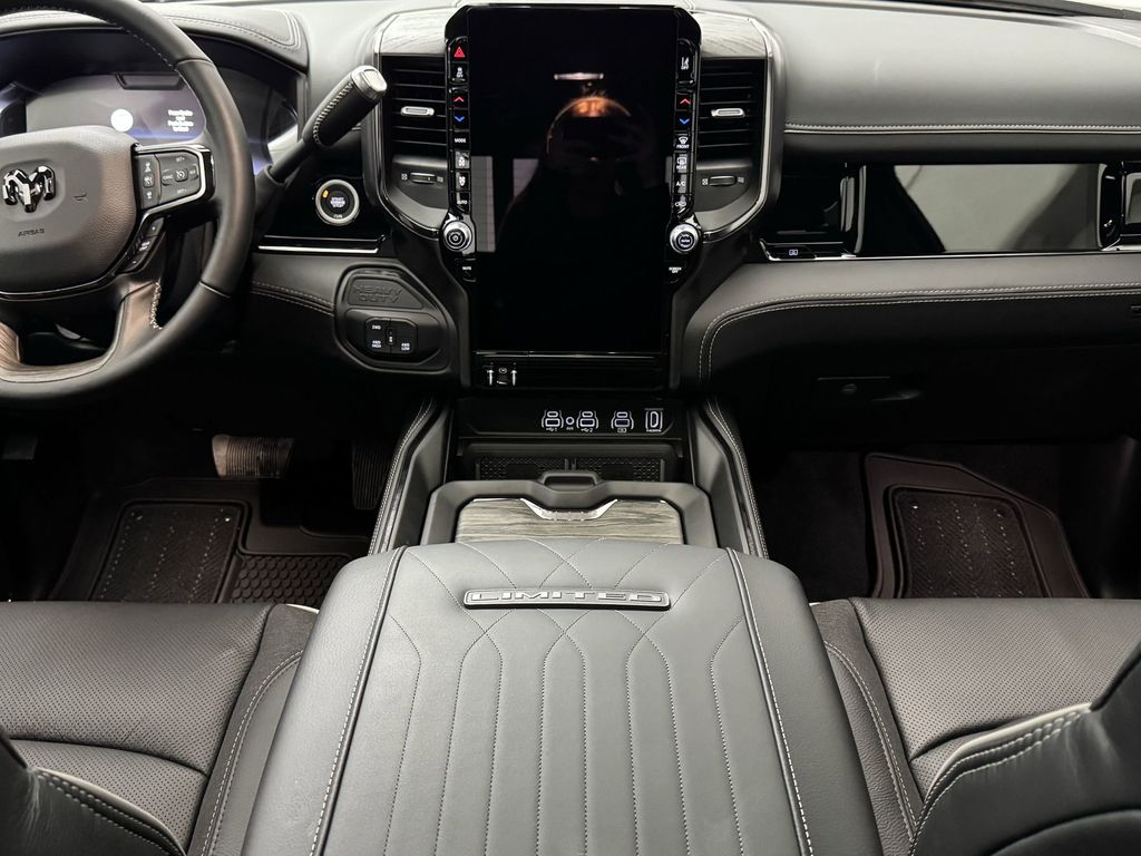 2025 RAM 3500 Limited - Photo 23
