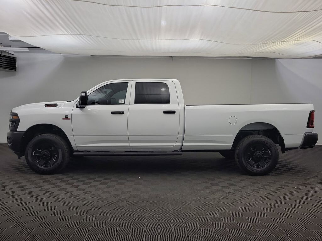 New 2025 Ram 3500 TRADESMAN CREW CAB 4X4 8' BOX Pickup
