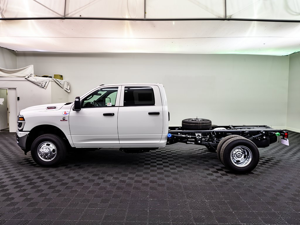 New 2027 Ram 3500 CREW CAB CHASSIS 4X4 Pickup