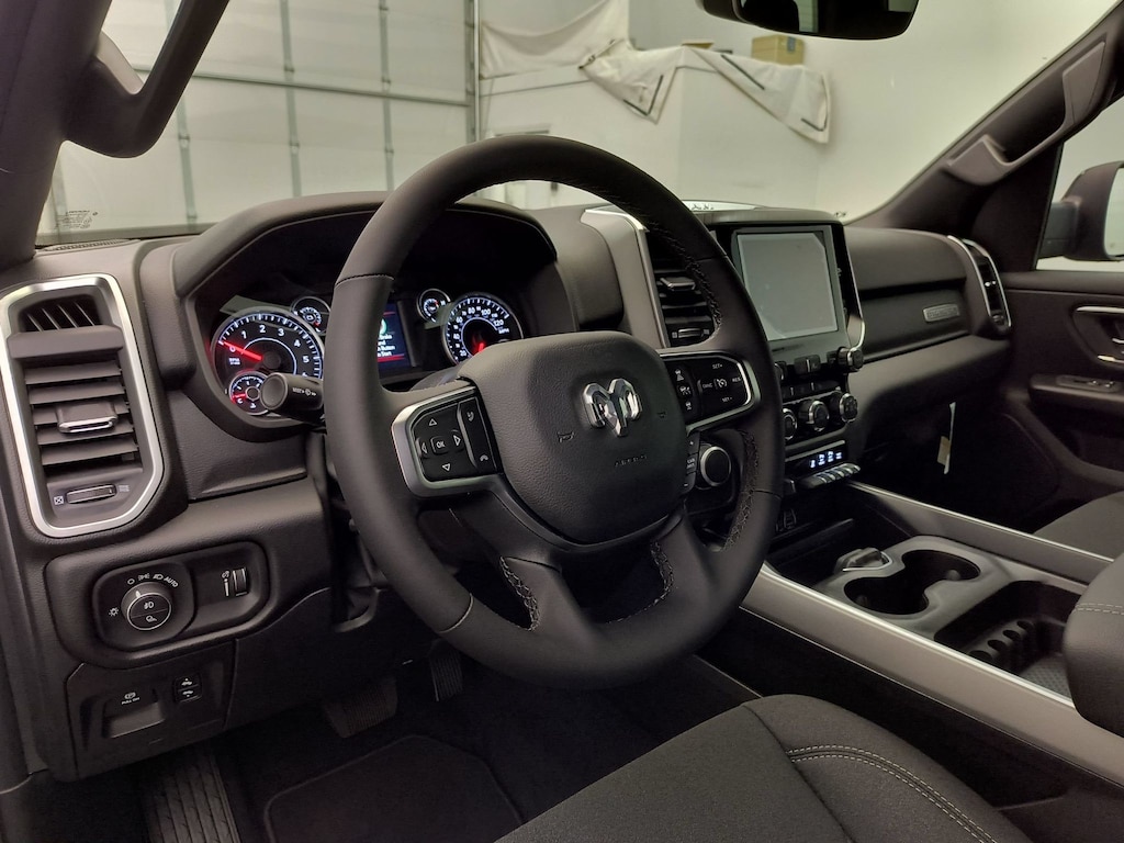 New 2027 Ram 1500 BIG HORN CREW CAB 4X4 5'7 BOX Pickup
