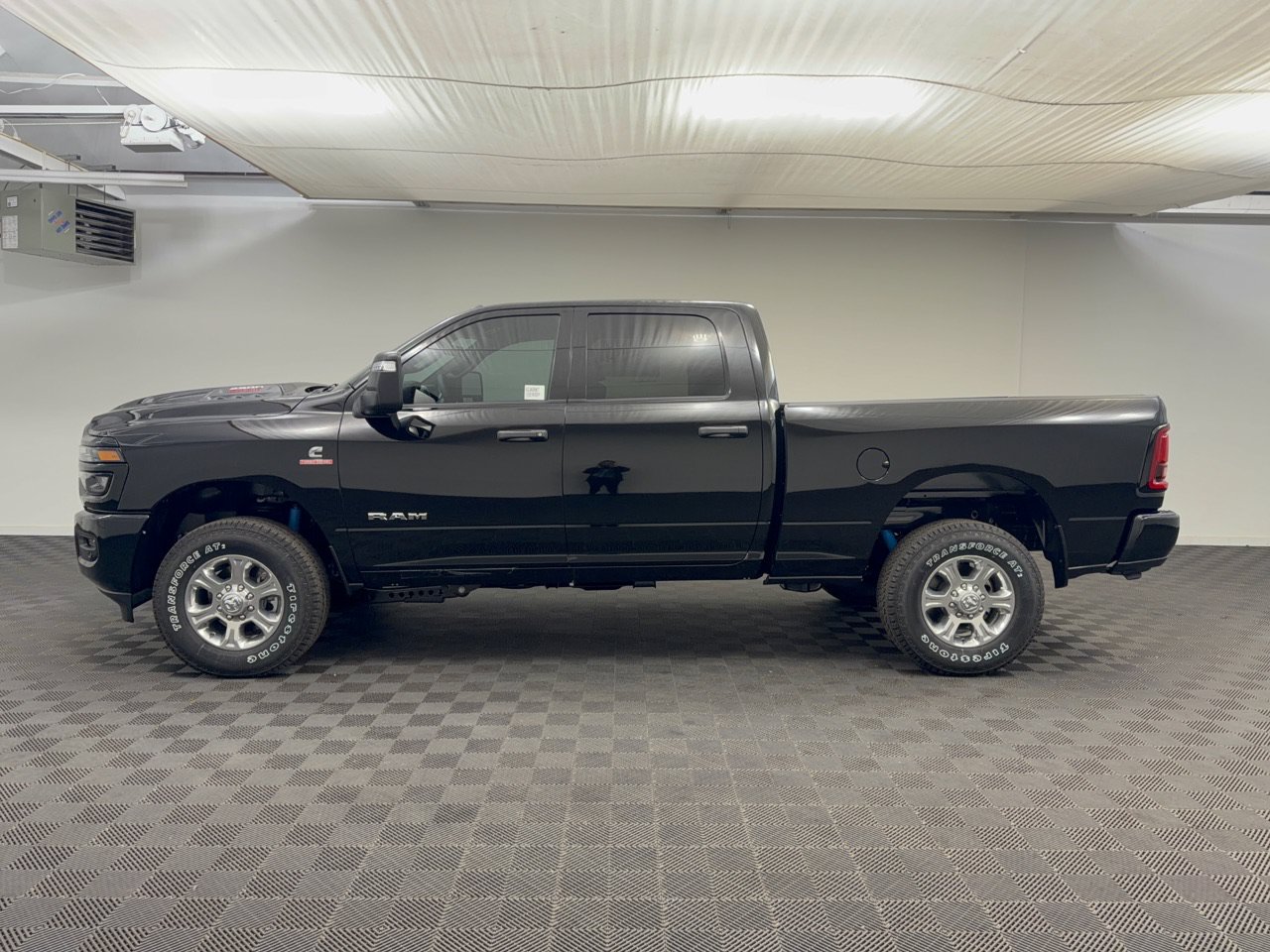 New 2027 Ram 2500 BIG HORN CREW CAB 4X4 Pickup