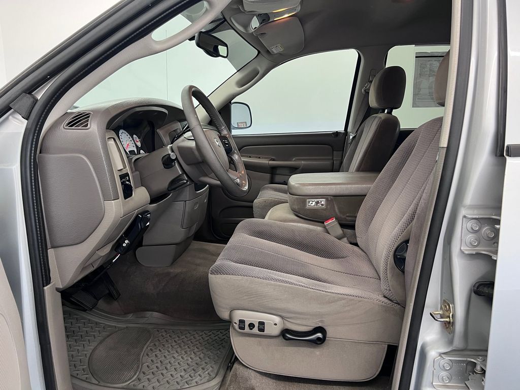Ram 3500 SLT/Laramie Truck Quad Cab