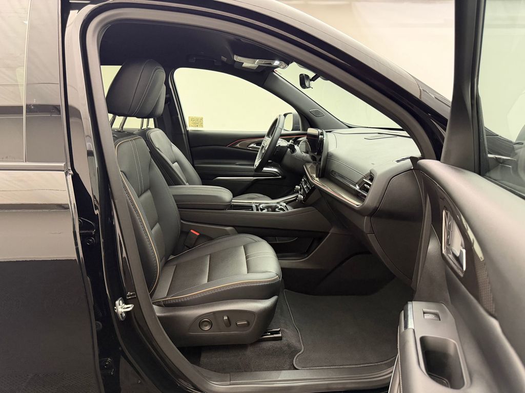 2025 Chevrolet Traverse High Country - Photo 25
