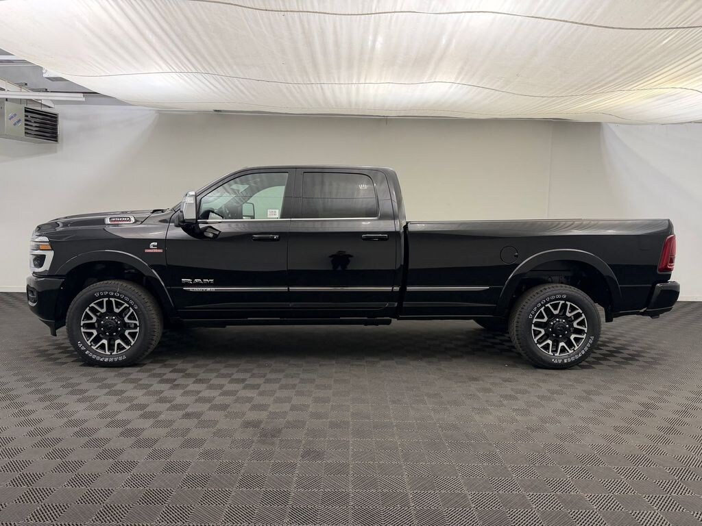 New 2026 Ram 3500 LIMITED CREW CAB 4X4 8' BOX Pickup