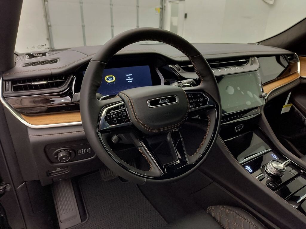 New 2026 Jeep Grand Cherokee SUMMIT 4X4 Sport Utility