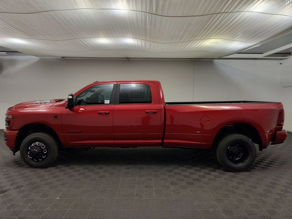 New 2026 Ram 3500 LARAMIE CREW CAB 4X4 8' BOX Pickup