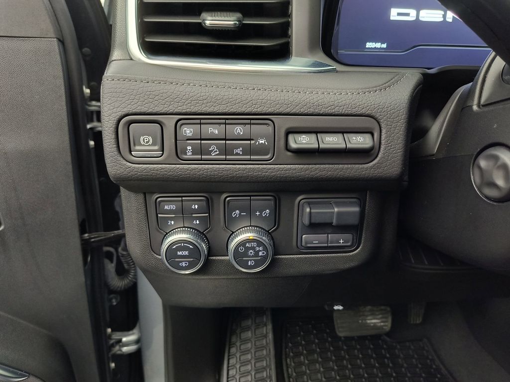 2024 GMC Yukon XL Denali - Photo 15