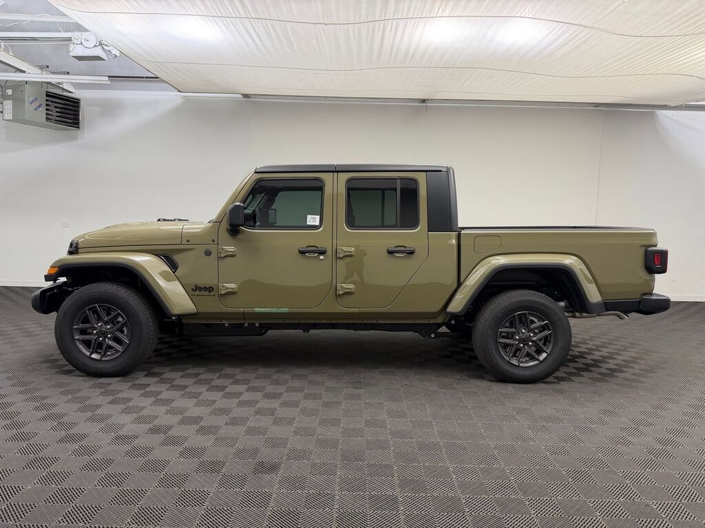 New 2026 Jeep Gladiator Sport S 4x4 Pickup
