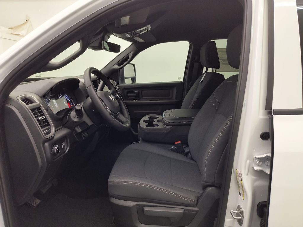 2026 Ram 2500 Tradesman photo 4