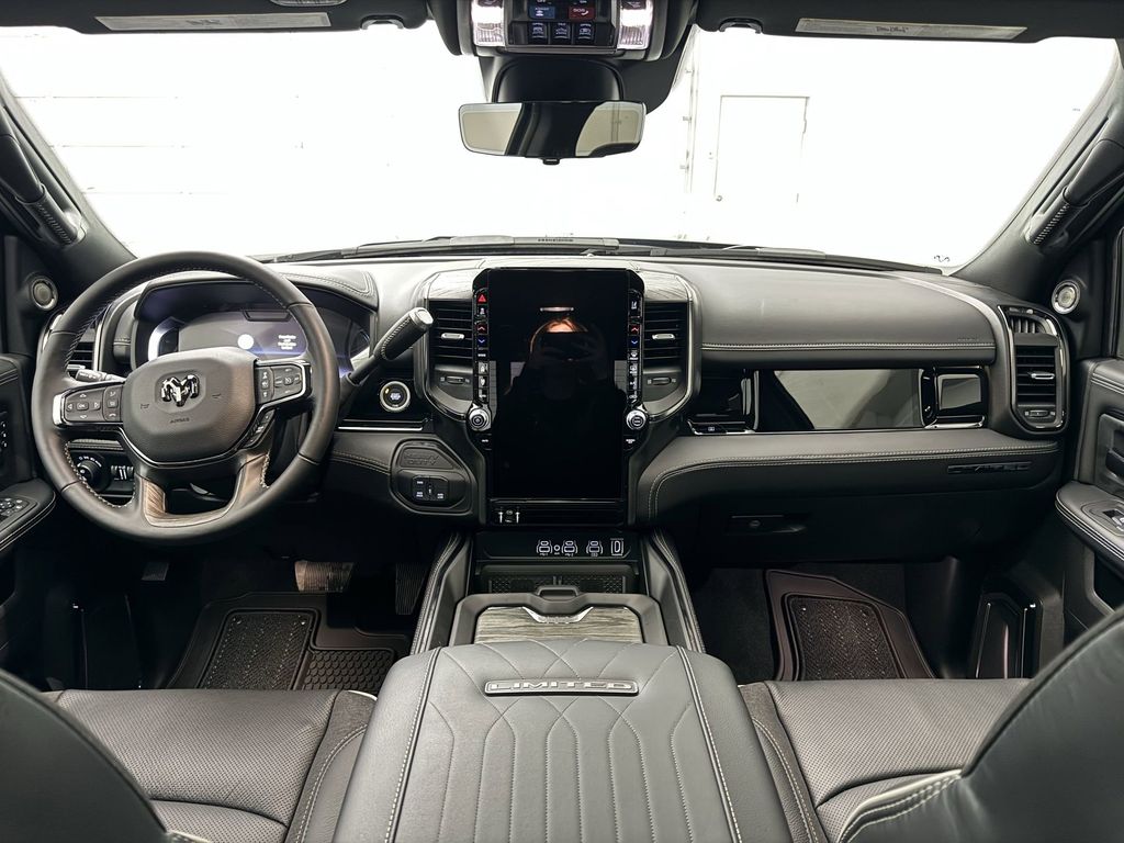 2025 RAM 3500 Limited - Photo 13