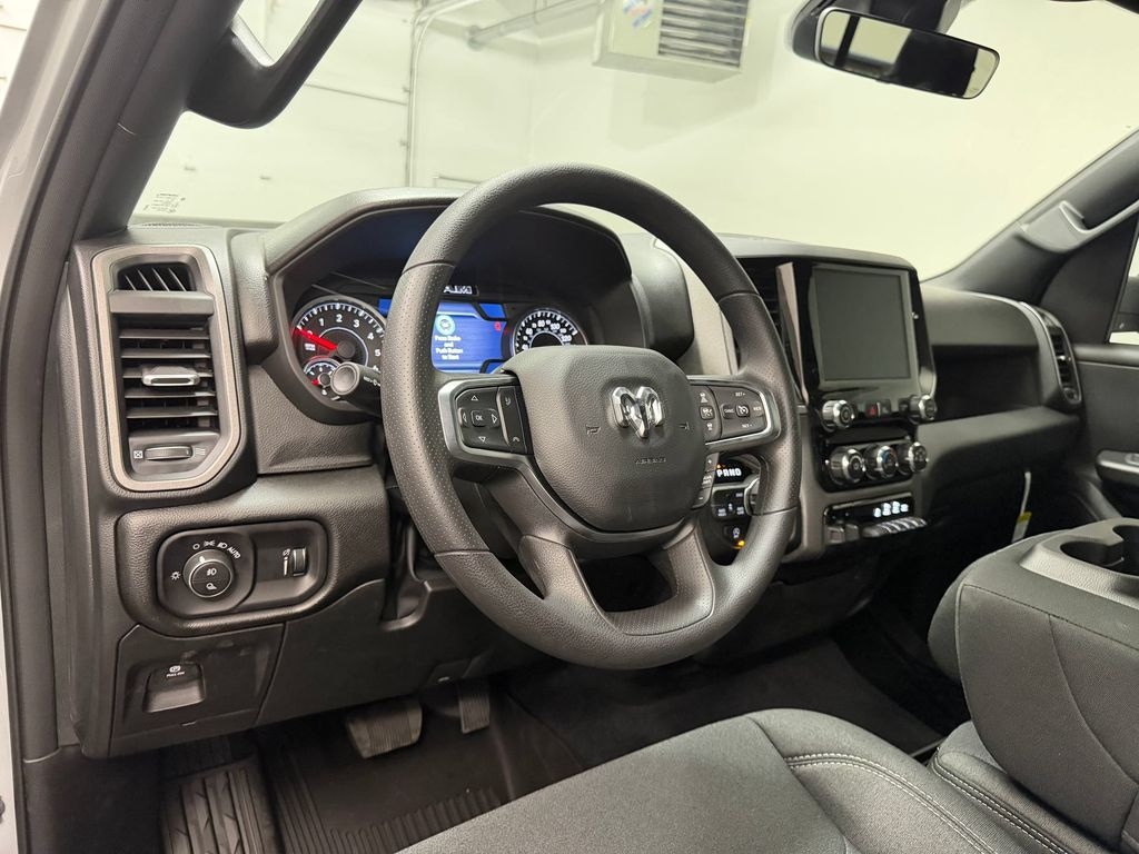 New 2026 Ram 1500 WARLOCK CREW CAB 4X4 5'7 BOX Pickup