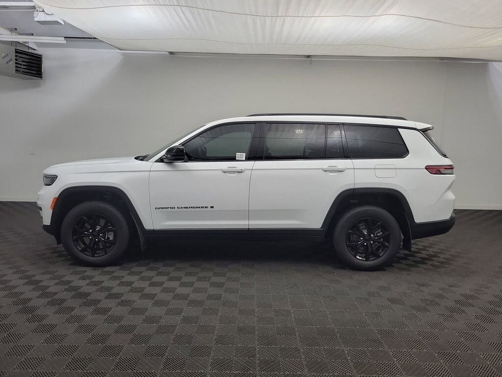 Certified 2025 Jeep Grand Cherokee L Laredo SUV