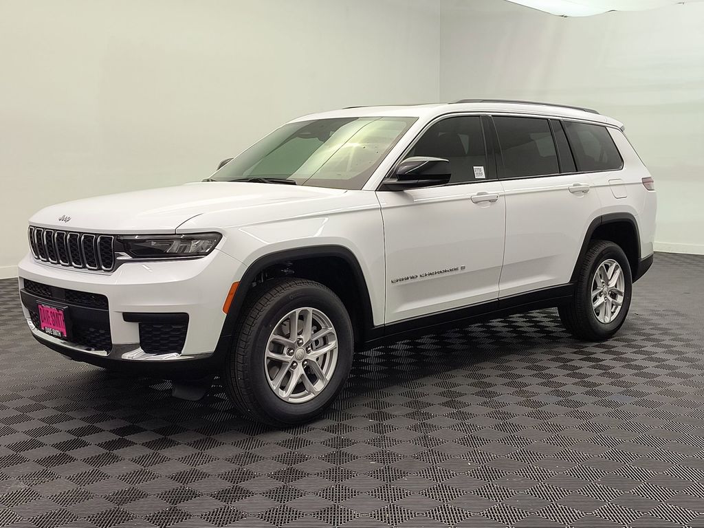 2025 Jeep Grand Cherokee L Laredo's photo