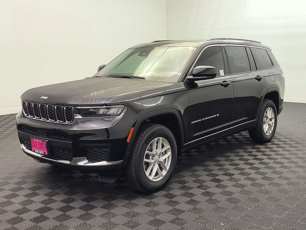 2025 Jeep Grand Cherokee L Laredo's photo
