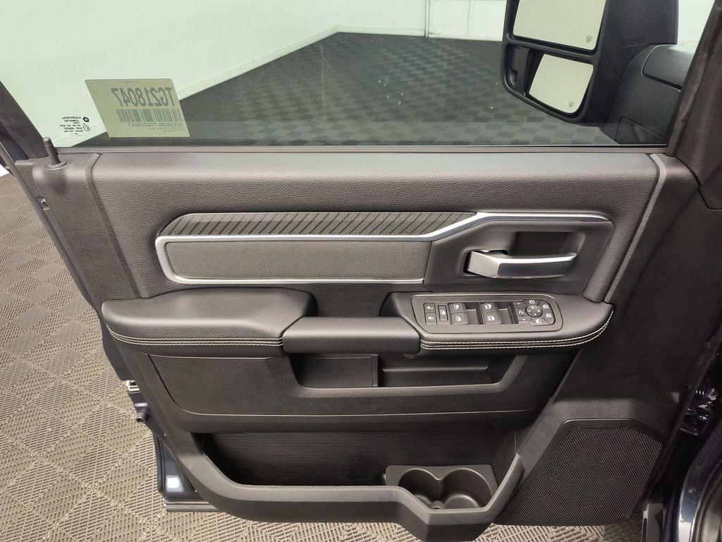 New 2026 Ram 3500 BIG HORN CREW CAB 4X4 6'4 BOX Pickup
