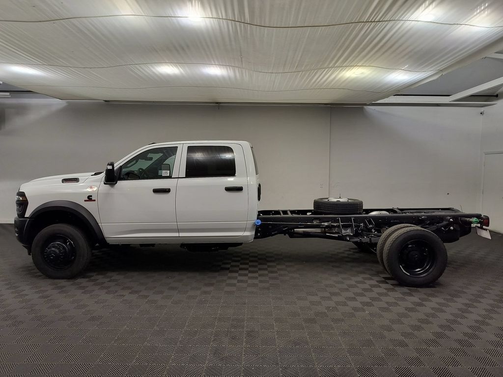 New 2026 Ram 5500 TRADESMAN CHASSIS CREW CAB 4X4 84' CA Pickup