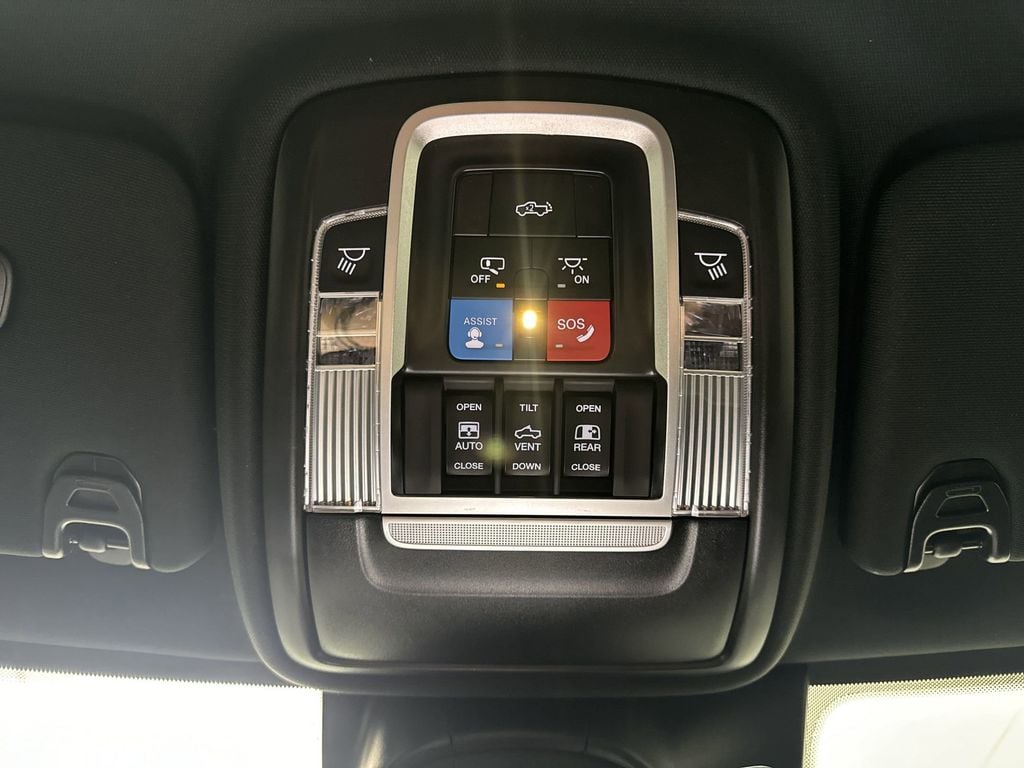 2025 RAM 3500 Limited - Photo 15
