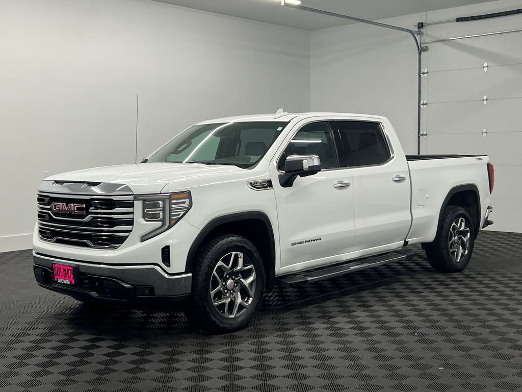 2024 GMC Sierra 1500 SLT's photo
