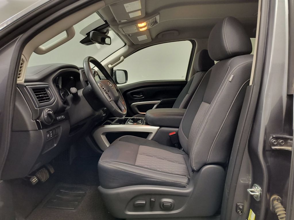 Titan SV Truck Crew Cab