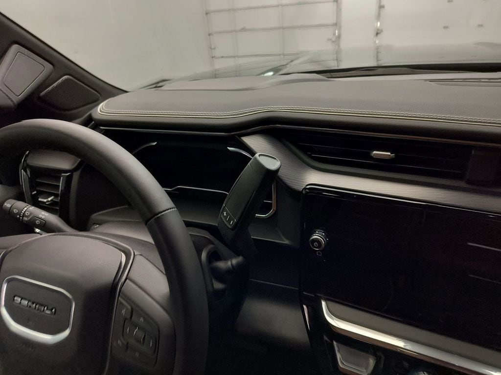 2025 GMC Sierra 3500HD Denali Ultimate - Photo 23