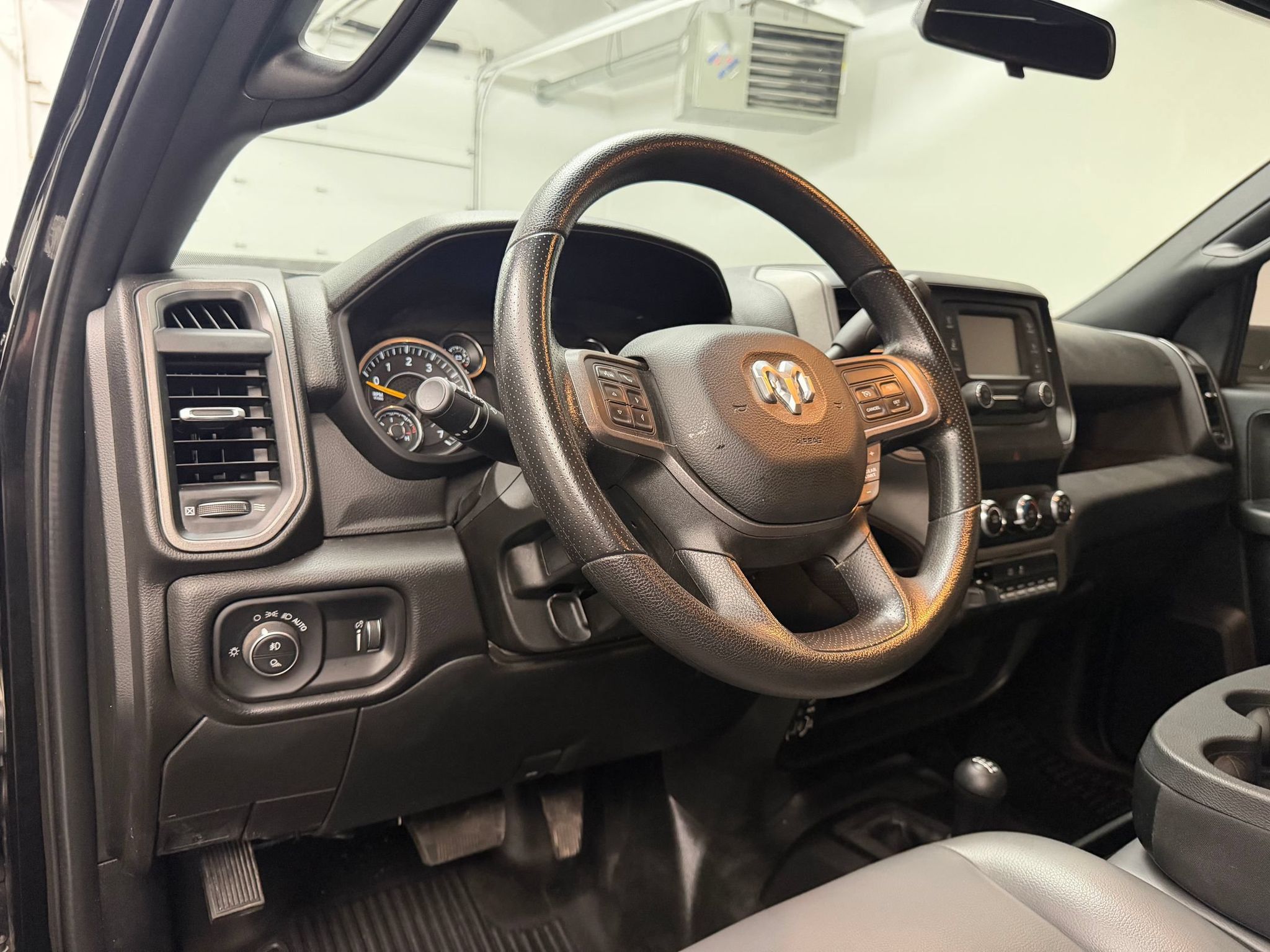 2022 Ram 5500 Chassis Tradesman/SLT/Laramie/Limited Truck Crew Cab