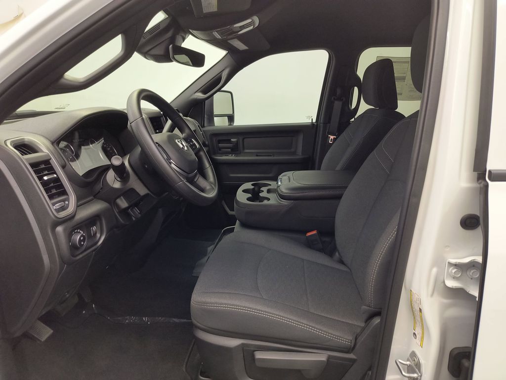 2025 Ram 2500 Tradesman photo 4