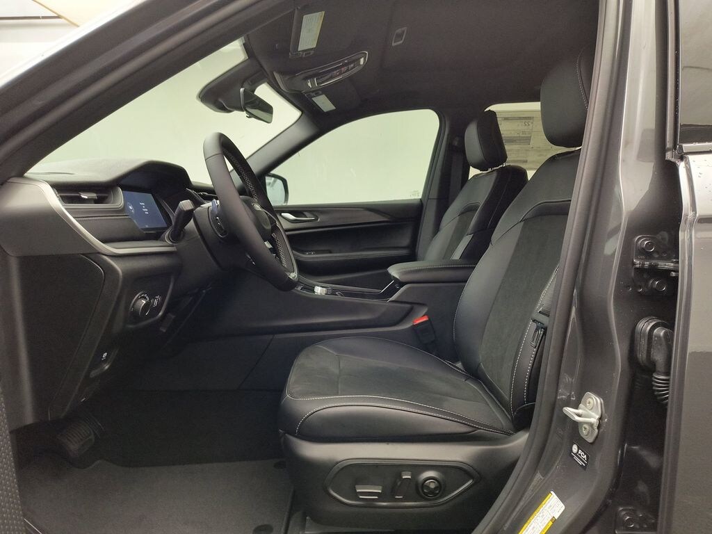 New 2025 Jeep Grand Cherokee ALTITUDE X 4X4 Sport Utility