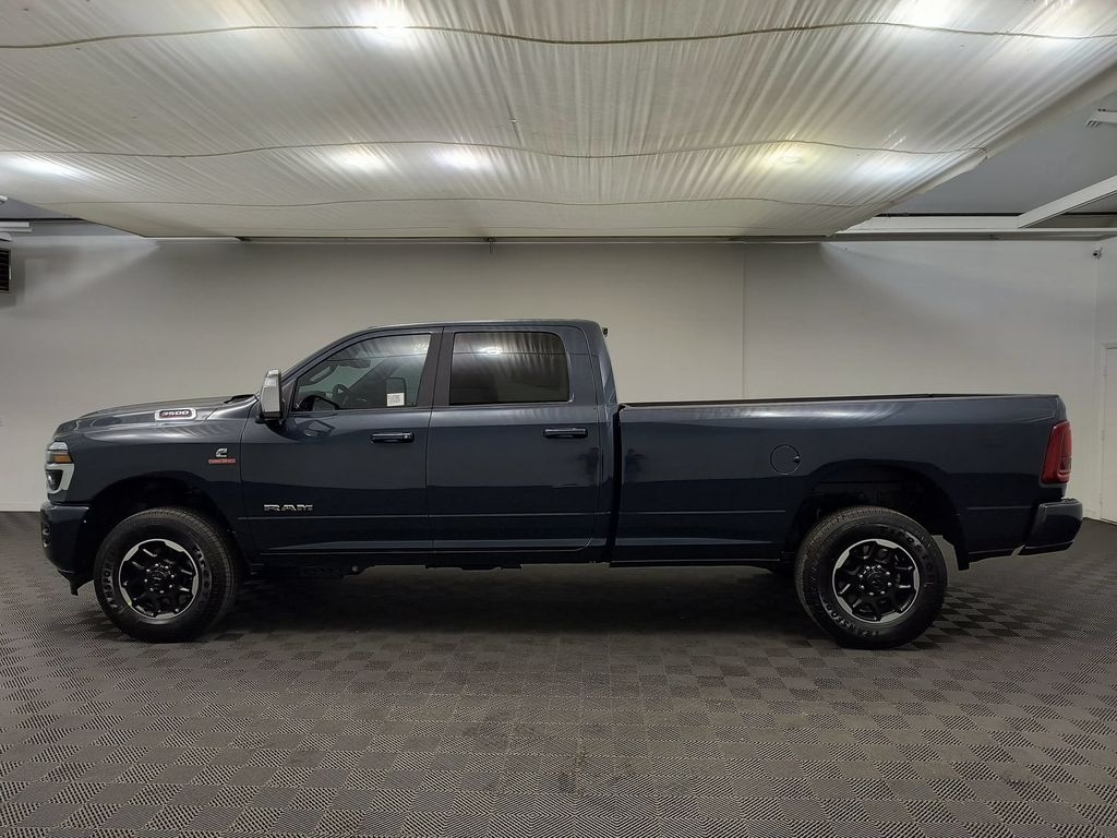 New 2026 Ram 3500 LARAMIE CREW CAB 4X4 8' BOX Pickup