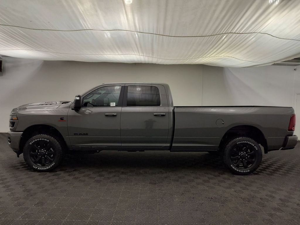 New 2026 Ram 3500 LARAMIE CREW CAB 4X4 8' BOX Pickup