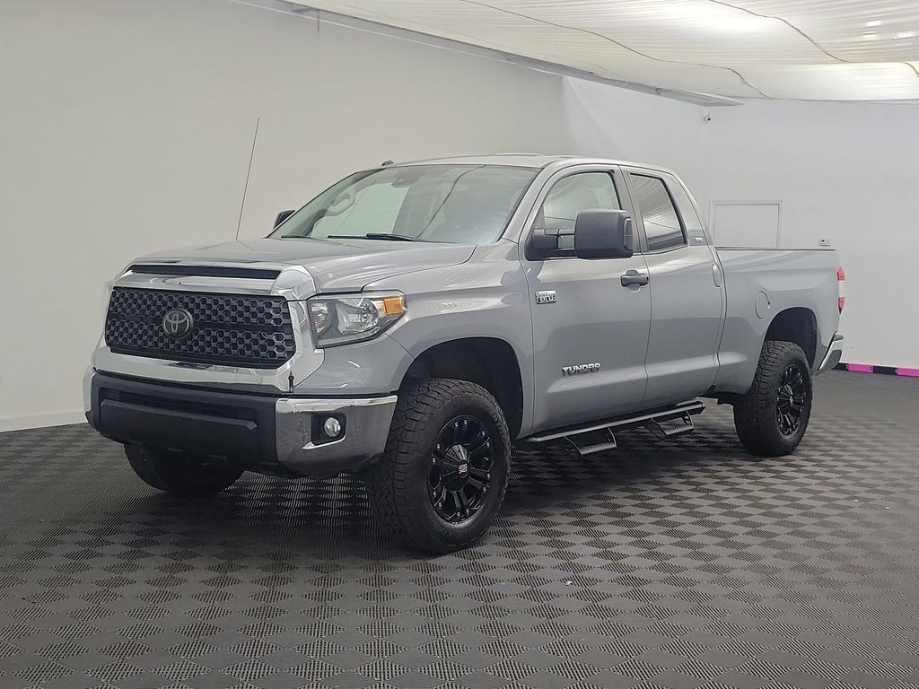 2018 Toyota Tundra SR5's photo