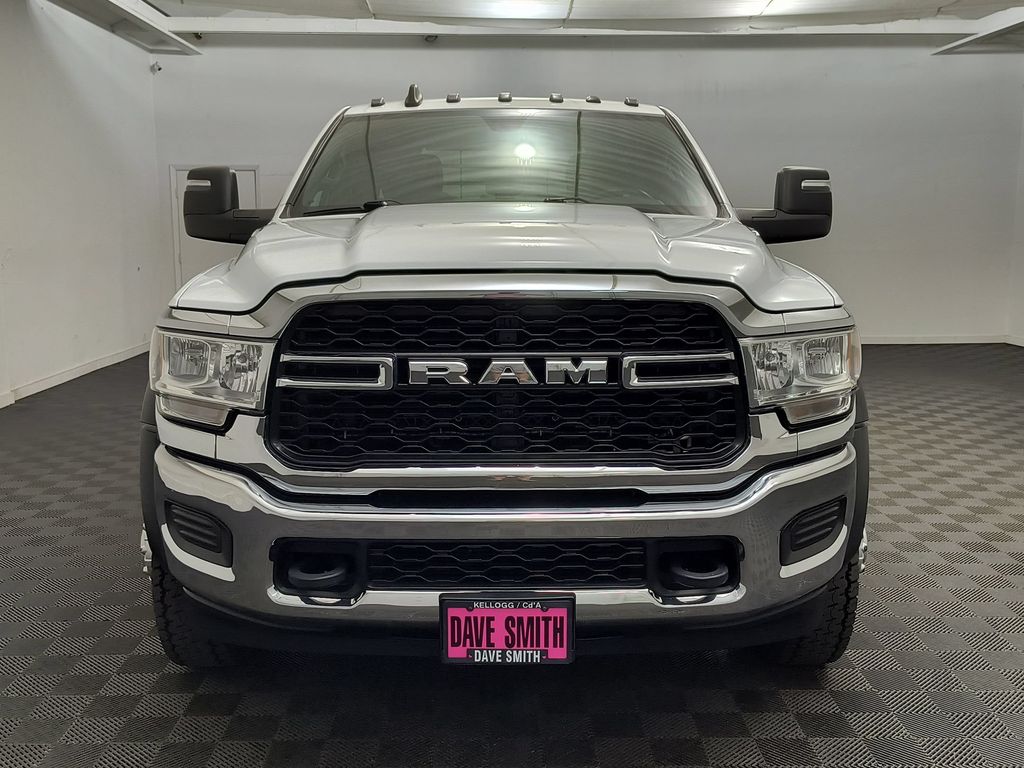 5500 Chassis Tradesman/SLT/Laramie/Limited Truck Crew Cab