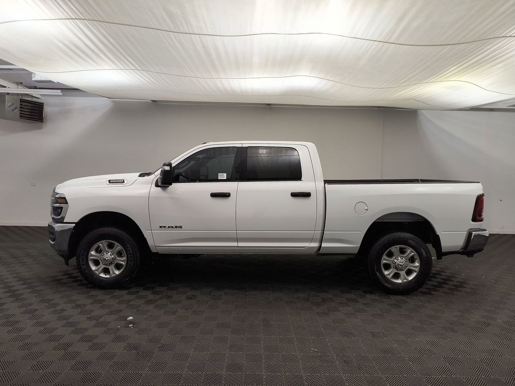 New 2025 Ram 3500 BIG HORN CREW CAB 4X4 6'4 BOX Pickup