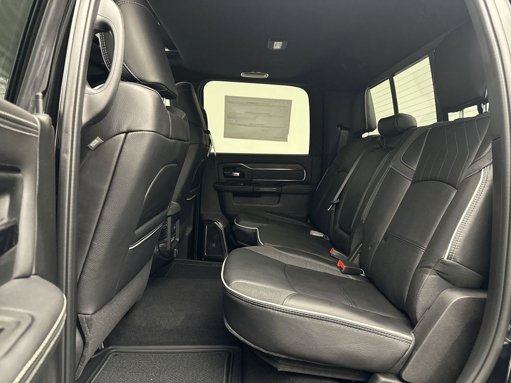 2025 RAM 3500 Limited - Photo 11