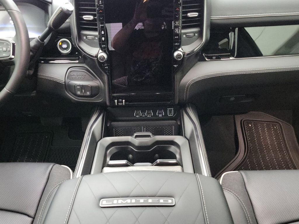 2025 RAM 3500 Limited - Photo 23