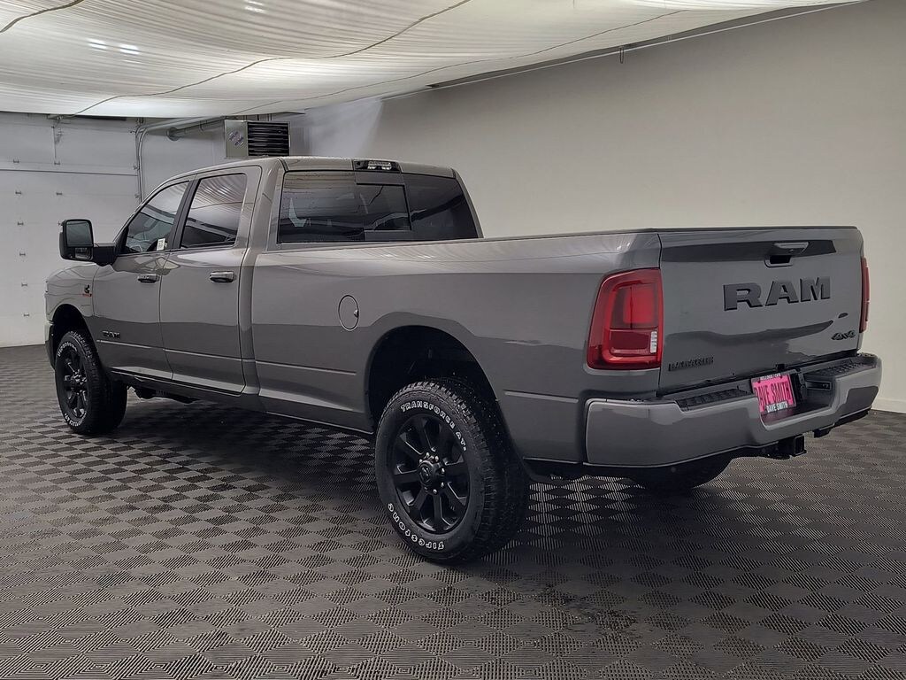 New 2026 Ram 3500 LARAMIE CREW CAB 4X4 8' BOX Pickup
