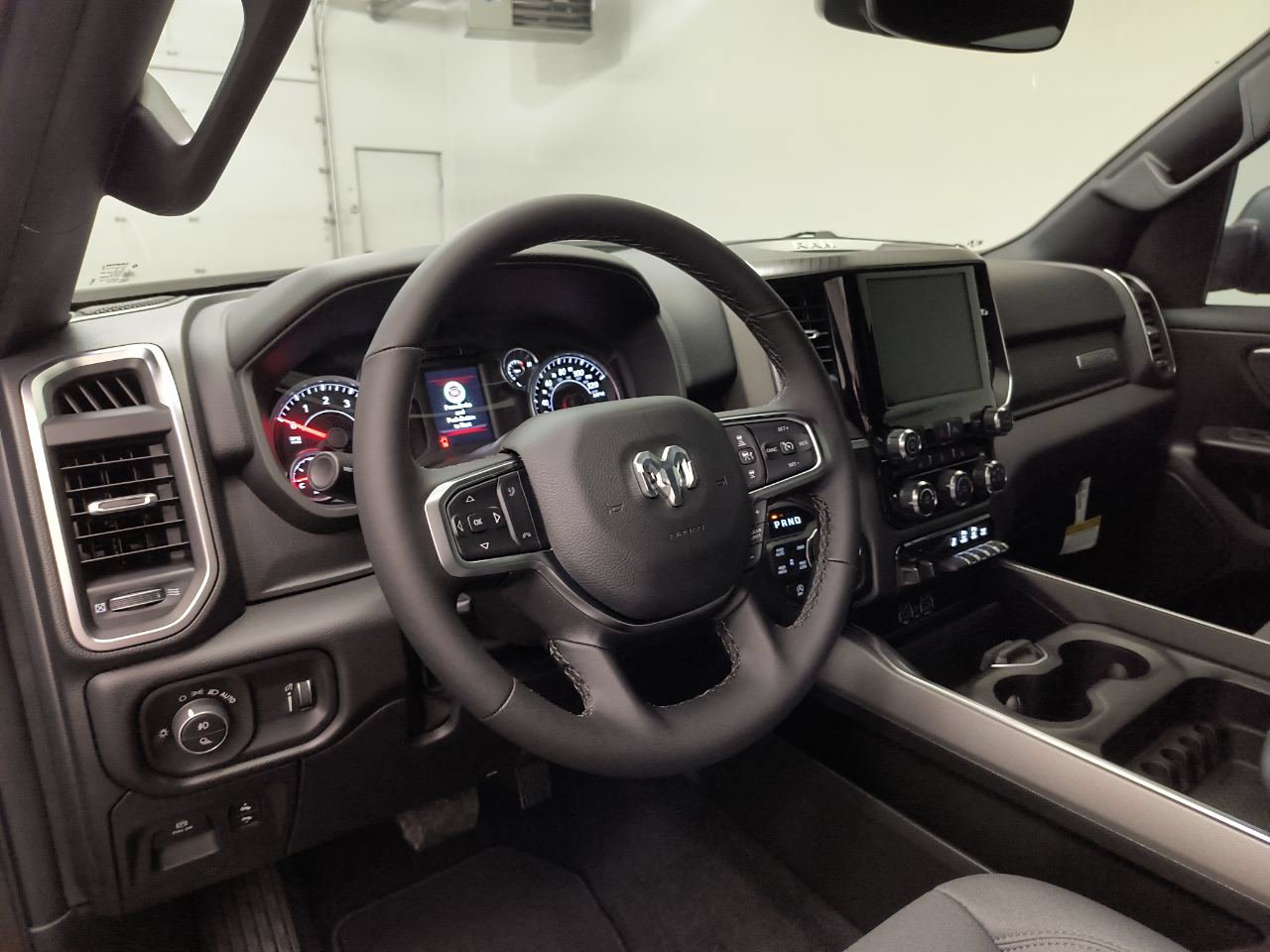 New 2027 Ram 1500 BIG HORN CREW CAB 4X4 5'7 BOX Pickup